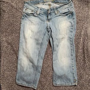 American Eagle size 2 capris